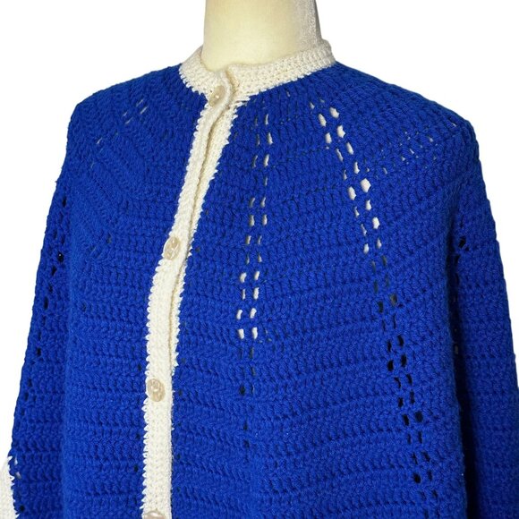 Handmade Crochet Cape Blue White Poncho Vintage 70s Cottagecore Boho Retro - Picture 2 of 6